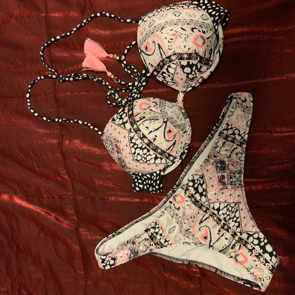 ❌sold❌NWOT Victoria’s Secret bikini